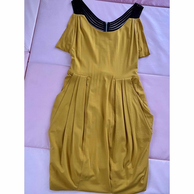 海外製　お洒落なバルーンドレス　デザインドレス　膝丈　S  イエロー レディースのワンピース(ひざ丈ワンピース)の商品写真