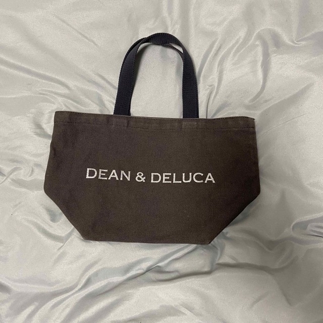 DEAN & DELUCA(ディーンアンドデルーカ)のスミムー様　DEAN&DELUCA チャリティートート レディースのバッグ(トートバッグ)の商品写真