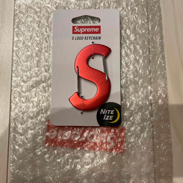 Supreme(シュプリーム)のmasato様専用　supreme  S logo Keychain レッド エンタメ/ホビーのコレクション(その他)の商品写真