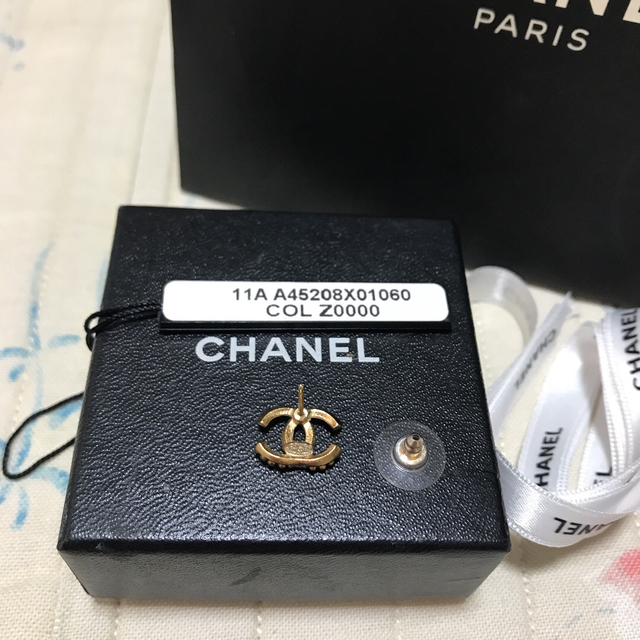 CHANEL(シャネル)のCHANELの片耳ピアスです。メンズの方も！ レディースのアクセサリー(ピアス)の商品写真