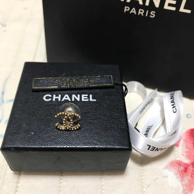 CHANELの片耳ピアスです。メンズの方も！