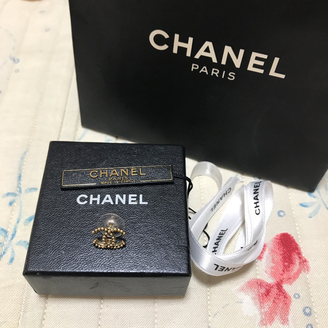 CHANEL(シャネル)のCHANELの片耳ピアスです。メンズの方も！ レディースのアクセサリー(ピアス)の商品写真