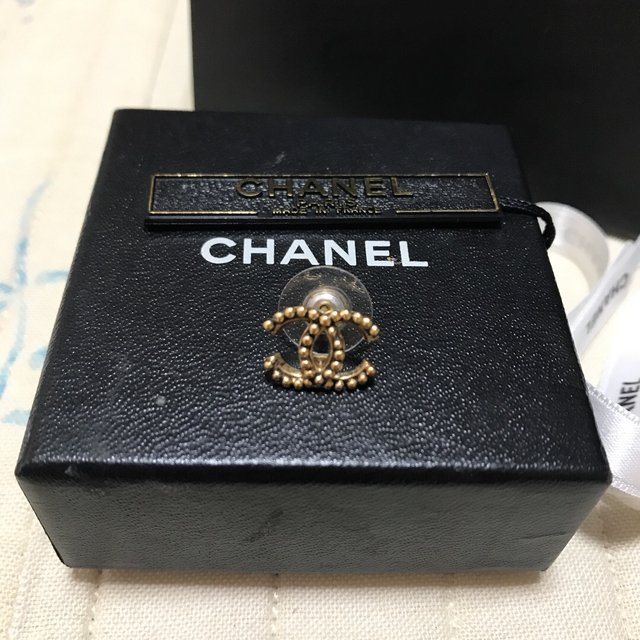 CHANEL(シャネル)のCHANELの片耳ピアスです。メンズの方も！ レディースのアクセサリー(ピアス)の商品写真