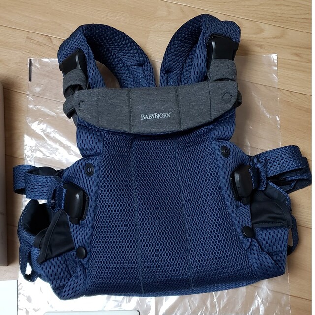 BABYBJORN(ベビービョルン)のベビービョルン　ベビーキャリア　ハーモニー　抱っこ紐 キッズ/ベビー/マタニティの外出/移動用品(抱っこひも/おんぶひも)の商品写真