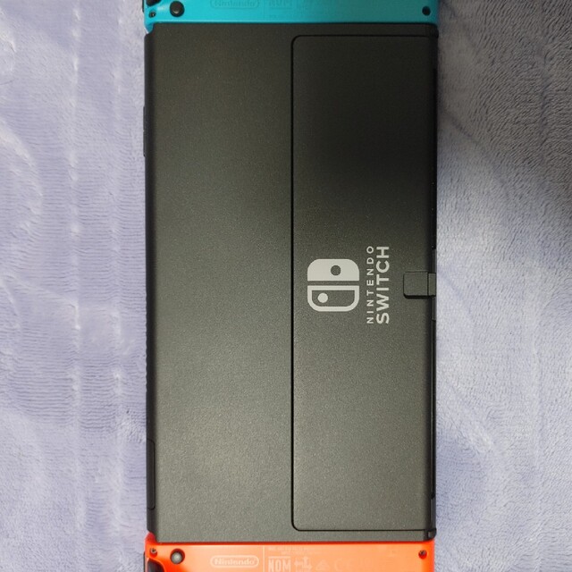Nintendo　Switch　有機ELモデル　ネオンブルー・レッド
