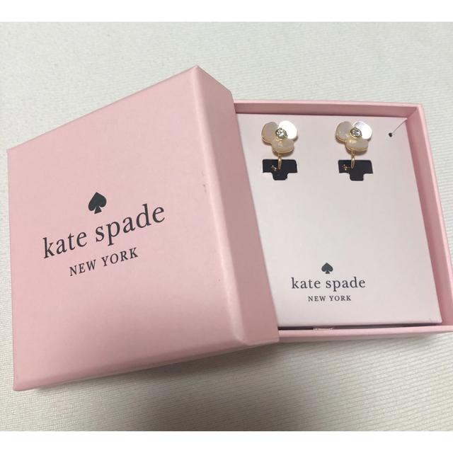 kate spade new york(ケイトスペードニューヨーク)の【未使用】ケイトスペード　ディスコパンジーイヤリング レディースのアクセサリー(イヤリング)の商品写真