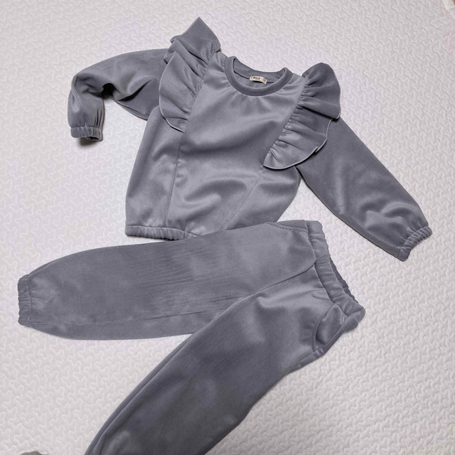 韓国子供服 フリルセットアップ 新品 送料込み stuff.liu.se