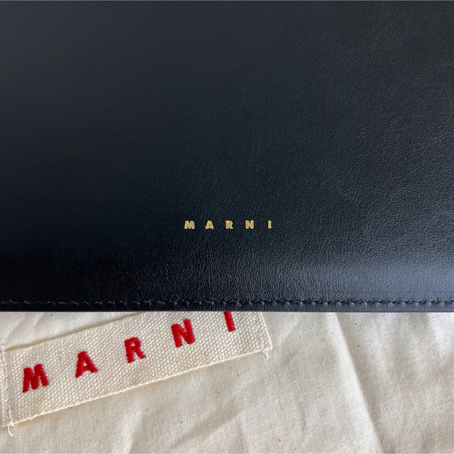 極美品♡保存袋♡タグ付♡MARNI マルニ レザー クラッチバッグ-