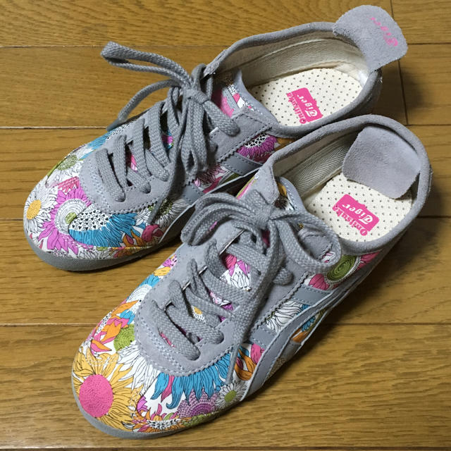 Onitsuka Tiger(オニツカタイガー)のあきちゃ様専用！Onitsuka Tiger リバティプリントスニーカー レディースの靴/シューズ(スニーカー)の商品写真