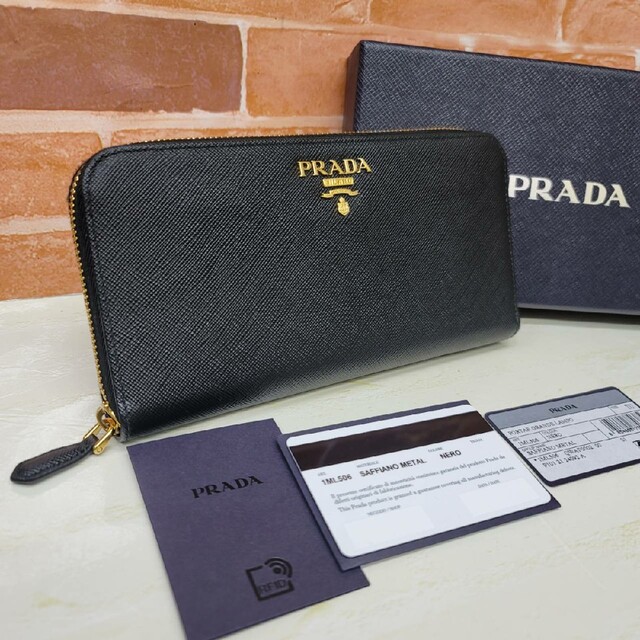 楽天ランキング1位】 黒 新作PRADA☆鑑定済☆サフィアーノ 新品未使用