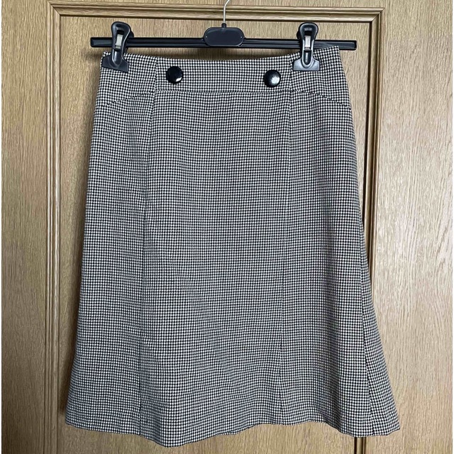 NATURAL BEAUTY BASIC(ナチュラルビューティーベーシック)のナチュラルビューティーベイシック　千鳥　オフィス　ひざ上スカート レディースのスカート(ひざ丈スカート)の商品写真