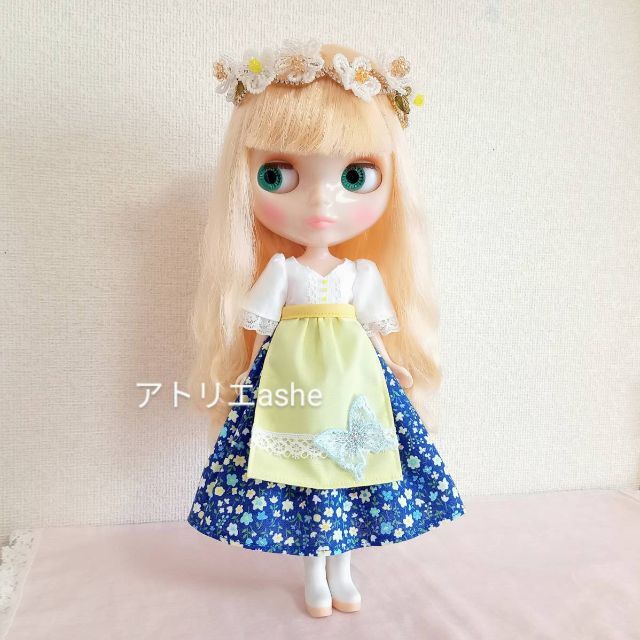 ハンドメイド「蝶々のエプロン付き 花柄ワンピース」ネオブライス・リカちゃんの服