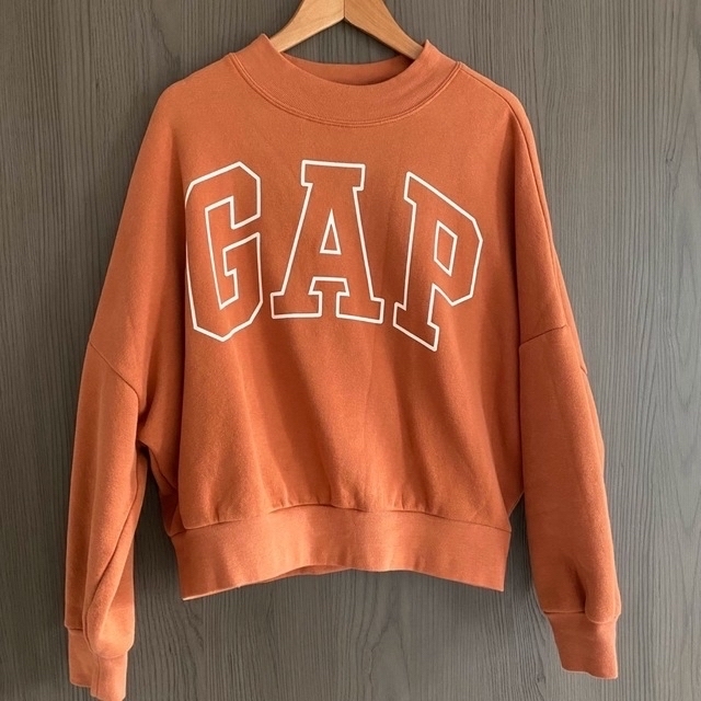 ピンク・ブルー 【美品】GAP ショート丈 薄手トレーナー ロゴ刺繍