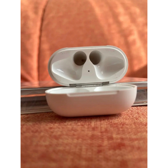 Apple(アップル)のAirPods 第2世代　充電ケース エンタメ/ホビーのエンタメ その他(その他)の商品写真