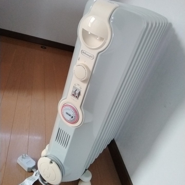 冷暖房/空調デロンギ　オイルヒーター