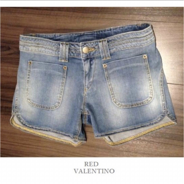 限定販売】 RED ショートパンツ デニム ヴァレンティノ レッド