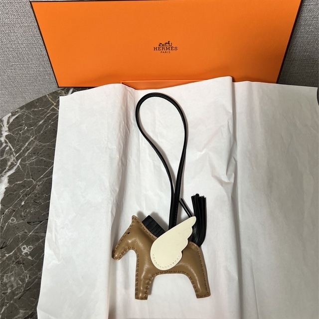 Hermes(エルメス)の新品　未使用　HERMES エルメス　ペガサス　PM ハンドメイドのファッション小物(バッグチャーム)の商品写真