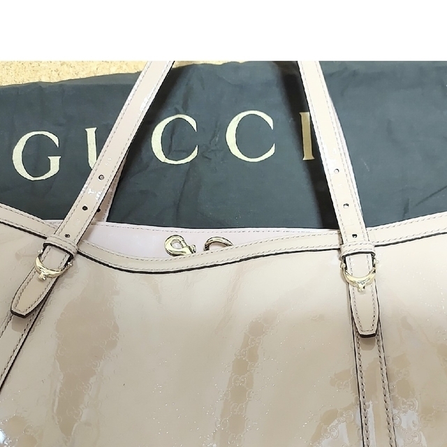 Gucci(グッチ)のグッチ　エナメルトートバッグ　ピンク レディースのバッグ(トートバッグ)の商品写真