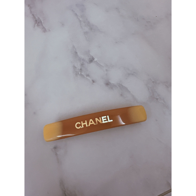 CHANEL(シャネル)の正規品CHANELシャネル　ロゴバレッタ レディースのヘアアクセサリー(バレッタ/ヘアクリップ)の商品写真