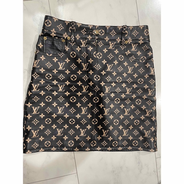 スカートLOUIS VUITTON レザースカート