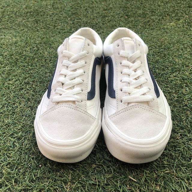 VANS(ヴァンズ)の美品22.5US企画！VANS STYLE 36ヴァンズ  HT845 レディースの靴/シューズ(スニーカー)の商品写真