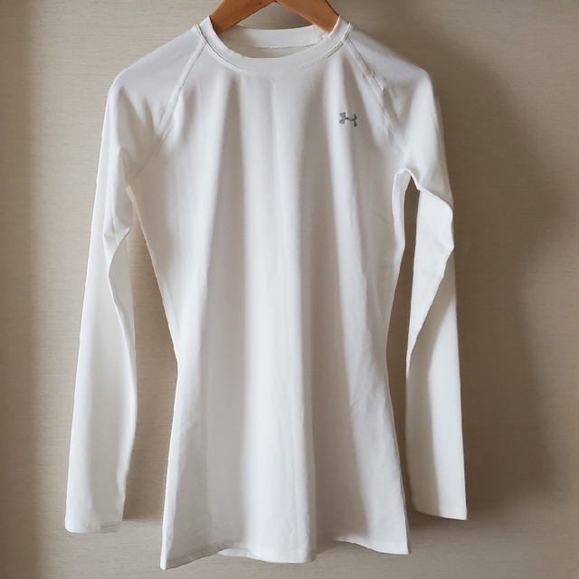 UNDER ARMOUR(アンダーアーマー)のUNDER ARMOUR　トレーニングシャツ女の子(160) キッズ/ベビー/マタニティのキッズ服女の子用(90cm~)(Tシャツ/カットソー)の商品写真