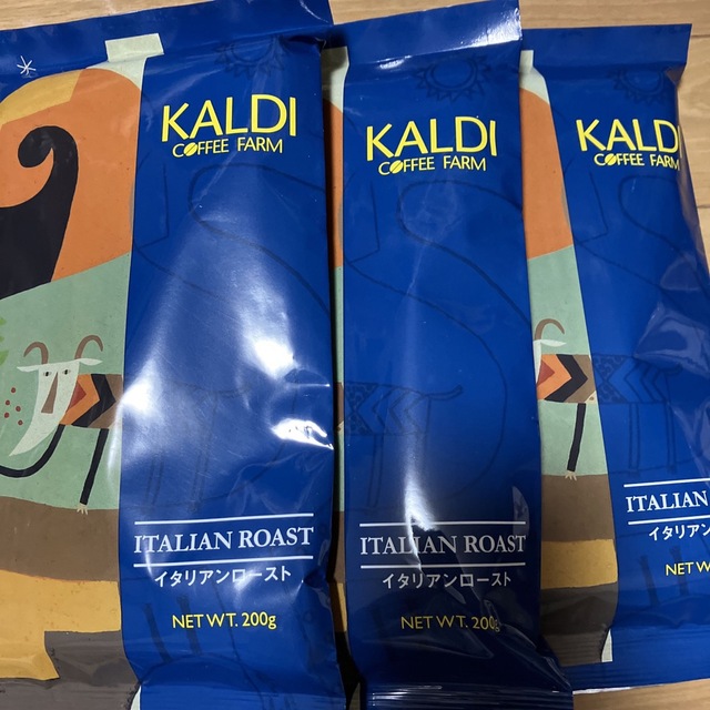 KALDI(カルディ)のカルディ　コーヒー粉　イタリアンロースト３袋　200g  中挽　コーヒー豆　新品 食品/飲料/酒の飲料(コーヒー)の商品写真