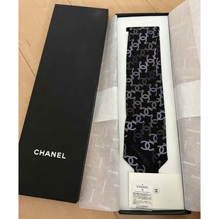 シャネル(CHANEL)のCHANEL シャネル　ツイリ－　twilly  新品　箱付き(バンダナ/スカーフ)