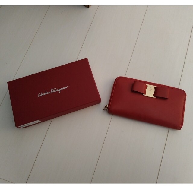 Ferragamo 長財布