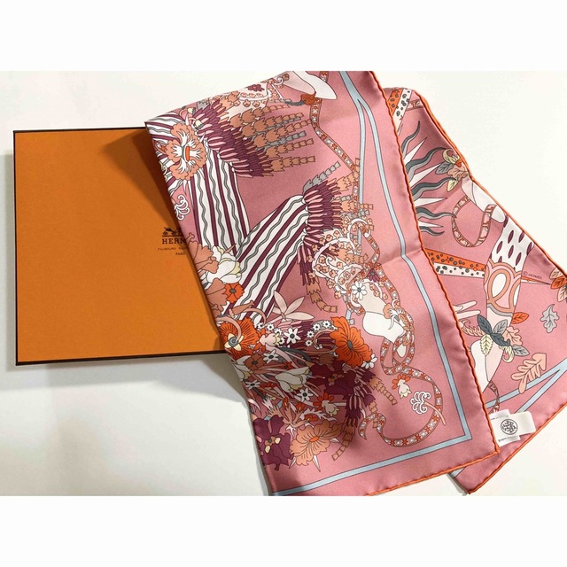 大注目】 Hermes エルメス シルクスカーフ 新品 バンダナ+スカーフ