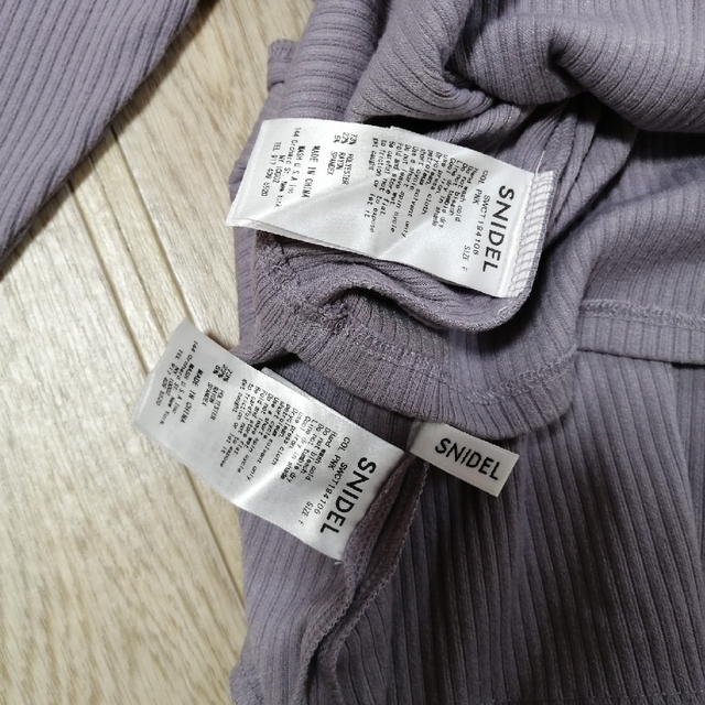 SNIDEL(スナイデル)のsnidel ラップトップス　ピンク レディースのトップス(シャツ/ブラウス(半袖/袖なし))の商品写真