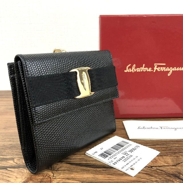 極美品 Salvatore Ferragamo コンパクトウォレット 204