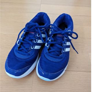 アディダス(adidas)のアディダススニーカー23.0(スニーカー)