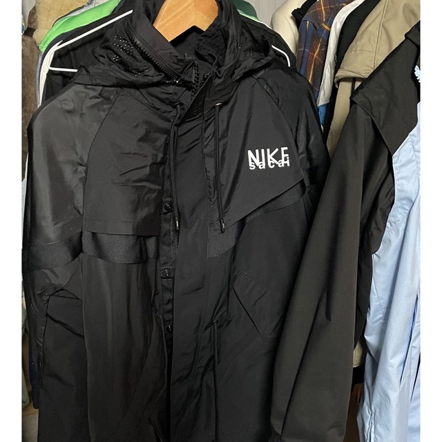 sacai(サカイ)のSacai × Nike トレンチコート　L ブラック メンズのジャケット/アウター(トレンチコート)の商品写真