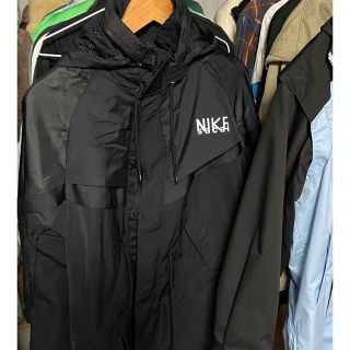 サカイ(sacai)のSacai × Nike トレンチコート　L ブラック(トレンチコート)