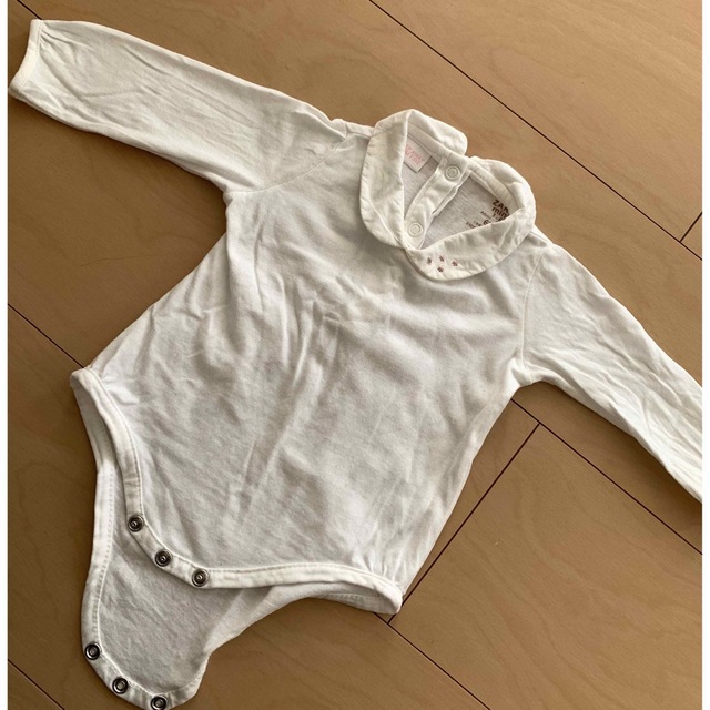 ZARA KIDS(ザラキッズ)のZARA mini トップス　襟付きトップス　ベビー服　白トップス キッズ/ベビー/マタニティのベビー服(~85cm)(シャツ/カットソー)の商品写真