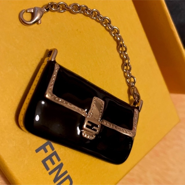 FENDI(フェンディ)の未使用　フェンディ  バケットバッグStyle    チャーム　ペンダントトップ レディースのアクセサリー(チャーム)の商品写真