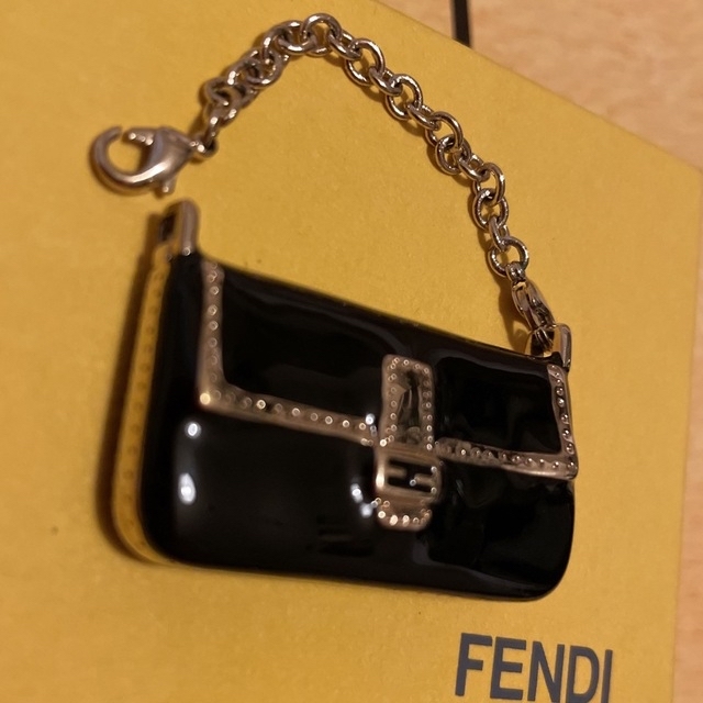 FENDI(フェンディ)の未使用　フェンディ  バケットバッグStyle    チャーム　ペンダントトップ レディースのアクセサリー(チャーム)の商品写真