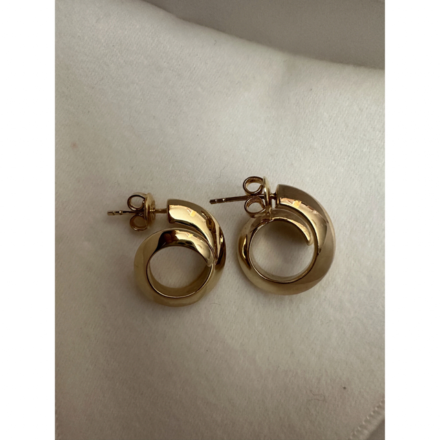 まとめ買いでお得Veneta Bottega スパイラルフープピアス 【美品