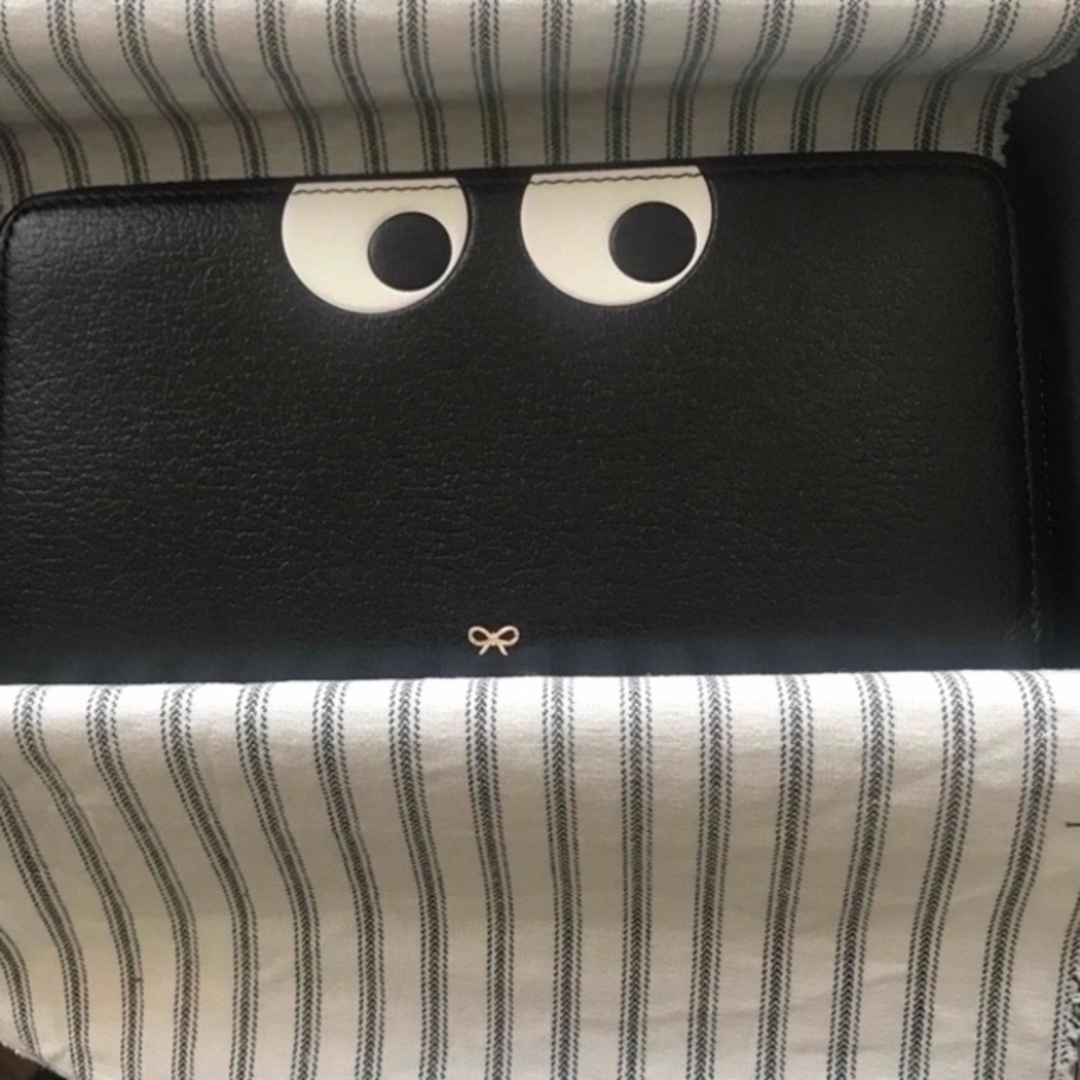 アニヤハインドマーチ　Anya Hindmarch  Eyes