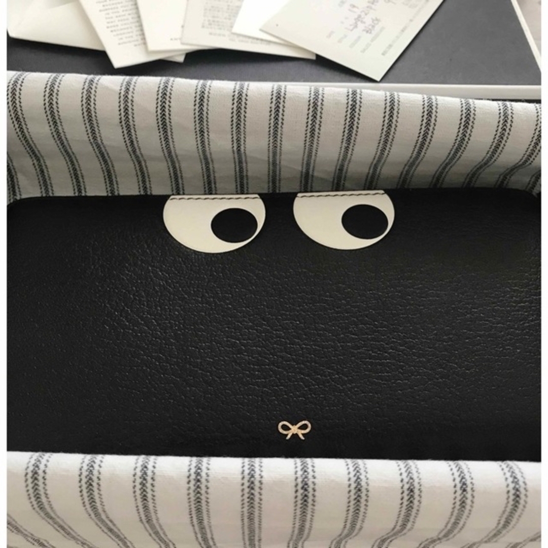 アニヤハインドマーチ　Anya Hindmarch  Eyes