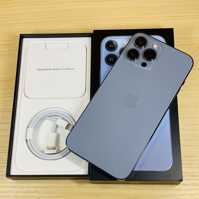 Apple(アップル)の超美品ﾊﾞｯﾃﾘｰ100％ iPhone13 Pro Max 256GB P36 スマホ/家電/カメラのスマートフォン/携帯電話(スマートフォン本体)の商品写真