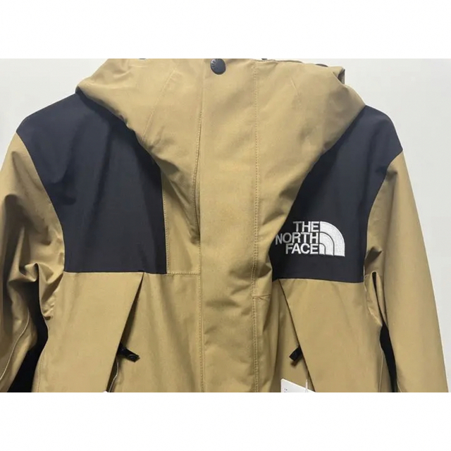 THE NORTH FACE(ザノースフェイス)のノースフェイス　マウンテンジャケットブリティッシュカーキ　Sサイズ メンズのジャケット/アウター(マウンテンパーカー)の商品写真