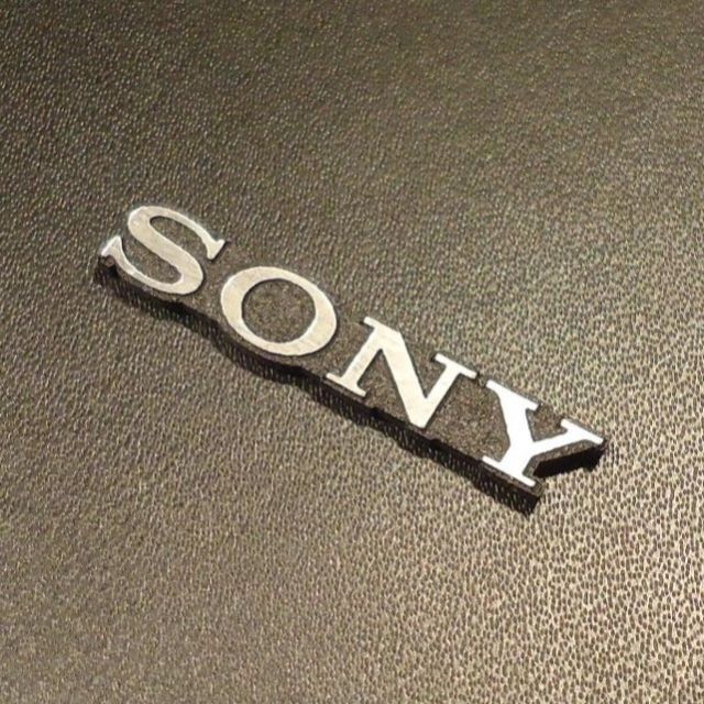 SONY(ソニー)のSONY ソニー アルミ エンブレム プレート シルバー/ブラック 銀黒 s スマホ/家電/カメラのオーディオ機器(スピーカー)の商品写真