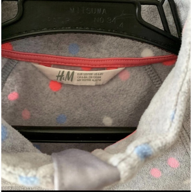 H&M(エイチアンドエム)のH&M  フリースジャケット　120 キッズ/ベビー/マタニティのキッズ服女の子用(90cm~)(ジャケット/上着)の商品写真