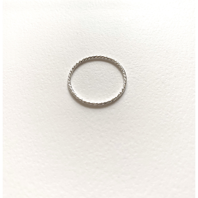 細身 スパークルシルバーリング 16号 リング 1mm幅 レディースのアクセサリー(リング(指輪))の商品写真