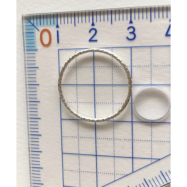 細身 スパークルシルバーリング 16号 リング 1mm幅 レディースのアクセサリー(リング(指輪))の商品写真