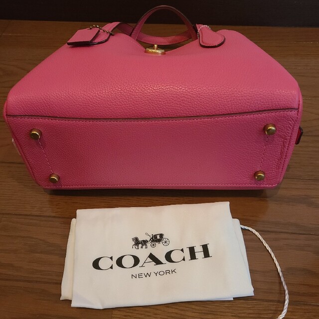 COACH(コーチ)の新品　未使用　コーチ　COACH　ローラキャリーオール　ピンク レディースのバッグ(ハンドバッグ)の商品写真