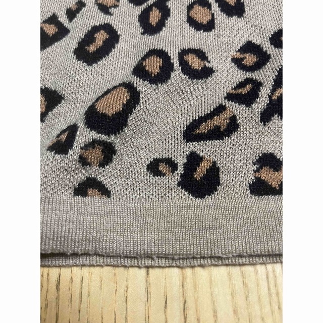 Ameri VINTAGE(アメリヴィンテージ)のAMERI(アメリ) LEOPARD AND CHECK KNIT レディースのトップス(ニット/セーター)の商品写真