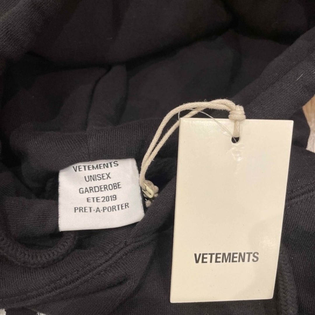 VETEMENTS フーディー　パーカー